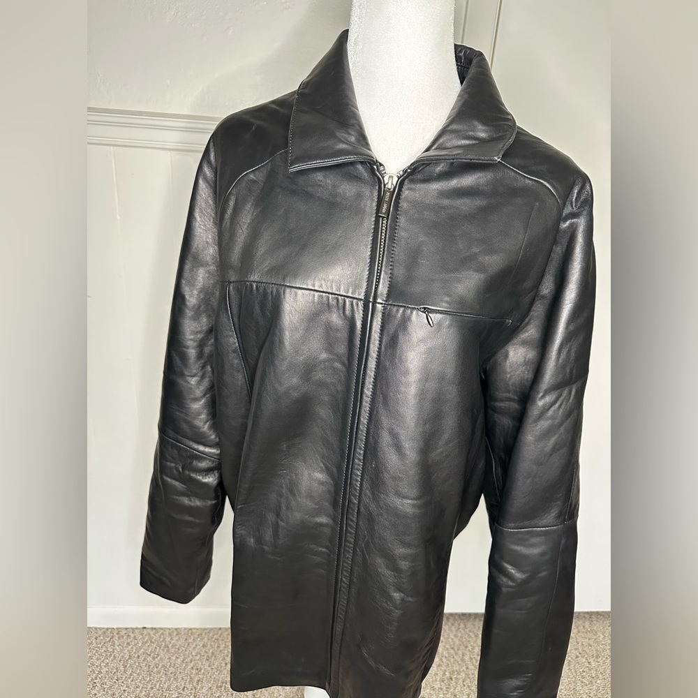Wilsons Leather Pelle Studion Black Leather Jacket with Collared Neckline size M